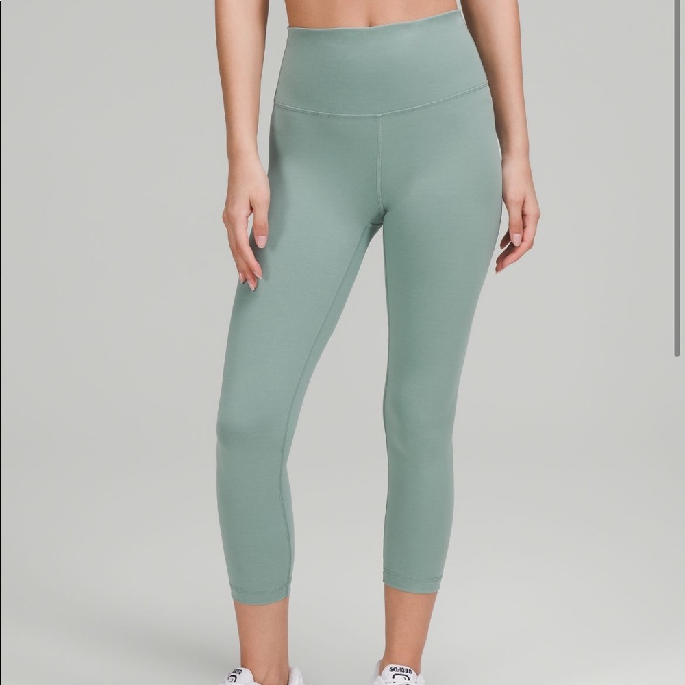 Lululemon winder under train high-rise crop 23”